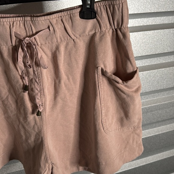 Wrap London Blush Pink Cargo Shorts, Size 12 - Picture 3 of 6